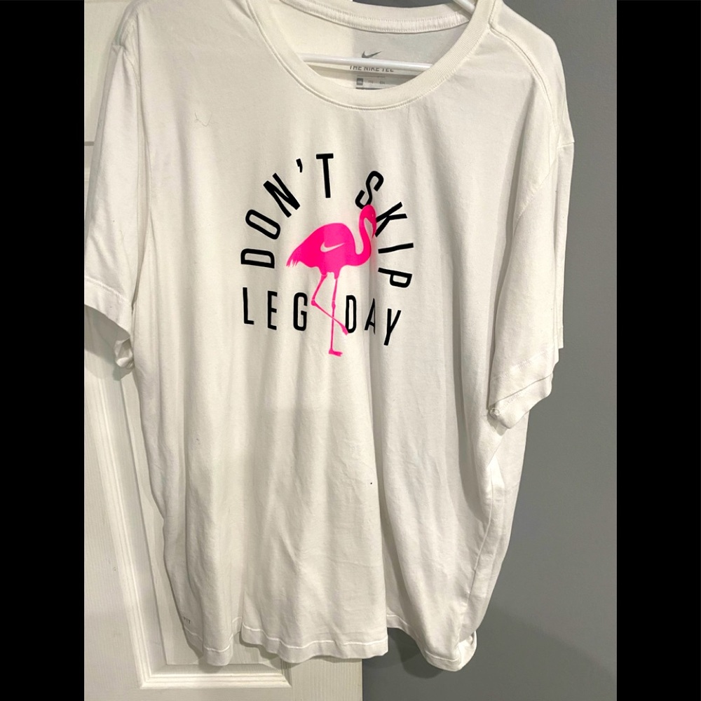 Nike Men’s graphic Tee XXL